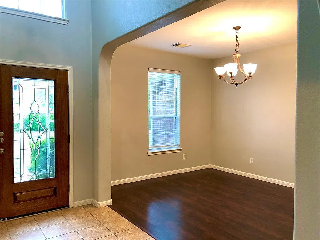 4 bed, 3.5 bath, 3280 sqft, $3,795 — Photo 2