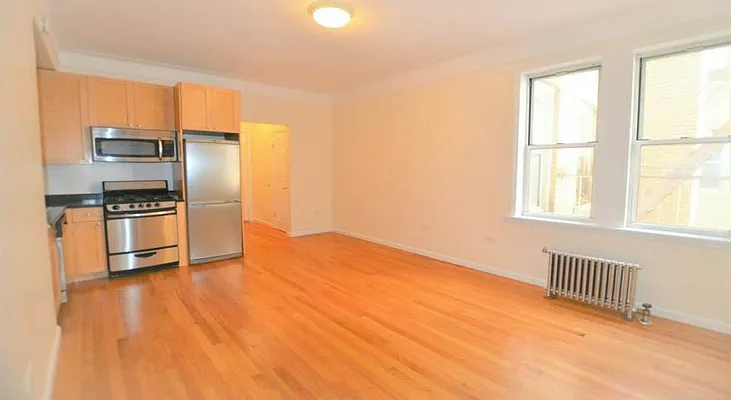 Rented by Manhattan Realty Group | media 10