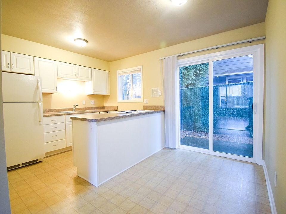 1st image of 5025 SW Menlo Dr APT 1