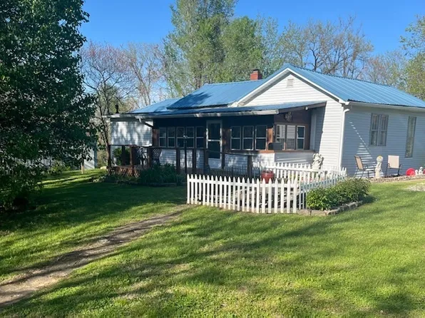454 8th St, North Vernon, IN 47265