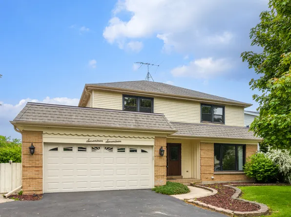 1717 N Burning Bush Ln, Mount Prospect, IL 60056