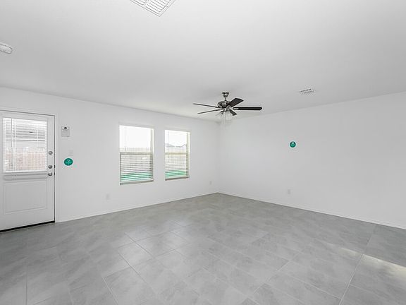 5th image of 8413 High Robin Ave