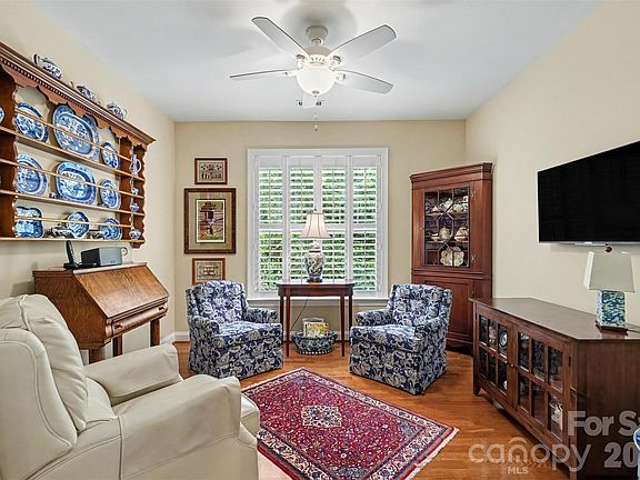 5th image of 2604 Bellasera Way