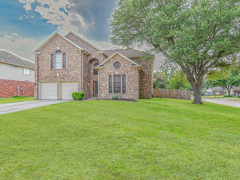 30611 Country Meadows Dr — Photo 1