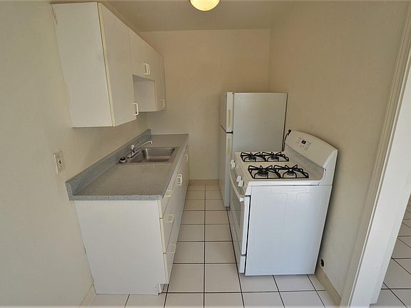 4th image of 4911 Auburn Dr