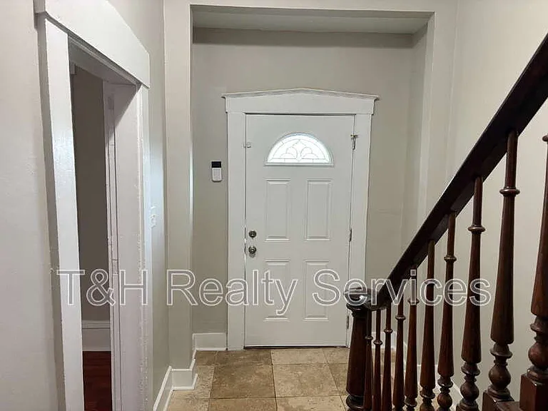 1258 E Naomi St — Photo 3