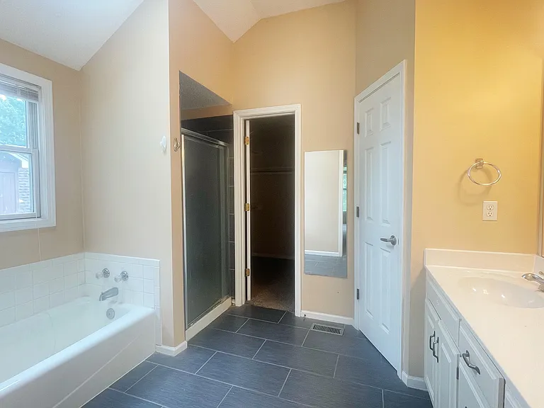 14390 W 122nd St — Photo 13