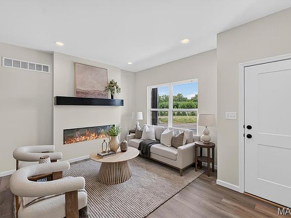 3rd image of 108 Cottle Creek Way