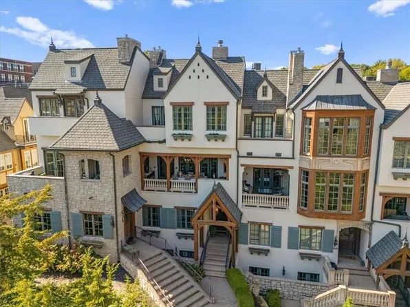 4611 Jarboe St, Kansas City, MO 64112