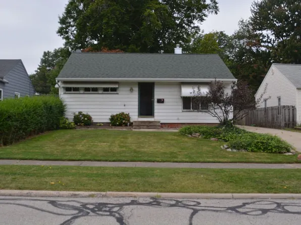 1116 Orchard Heights Dr, Mayfield Heights, OH 44124