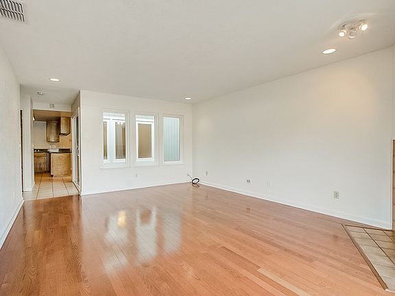 5th image of 10485 El Mercado Dr
