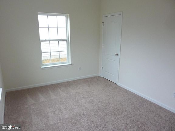 5th image of 106 Parma Dr