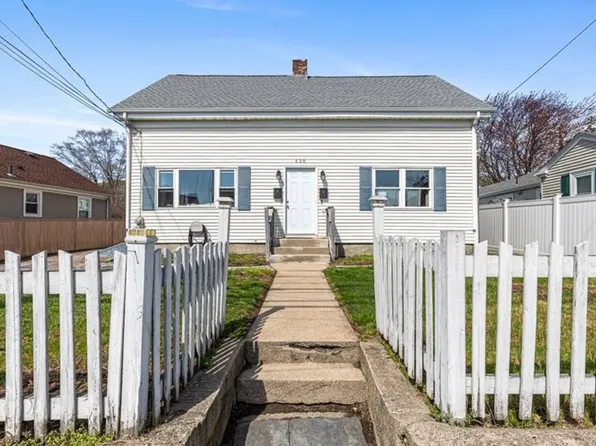 435 N Broadway #2, East Providence, RI 02914