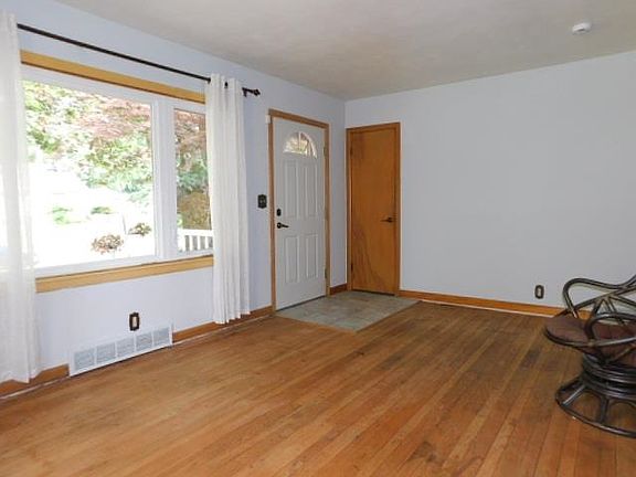 3rd image of 711 Glendale Ave