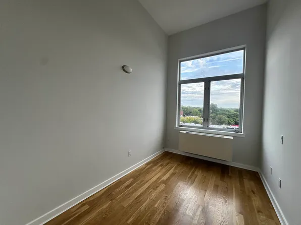 71-13 60 Lane image 16 of 17