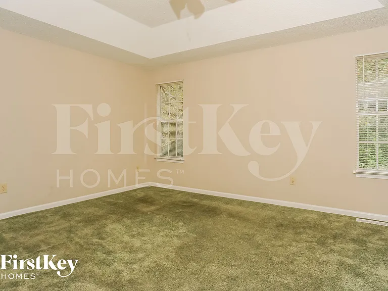 993 Cherry Laurel Dr — Photo 9