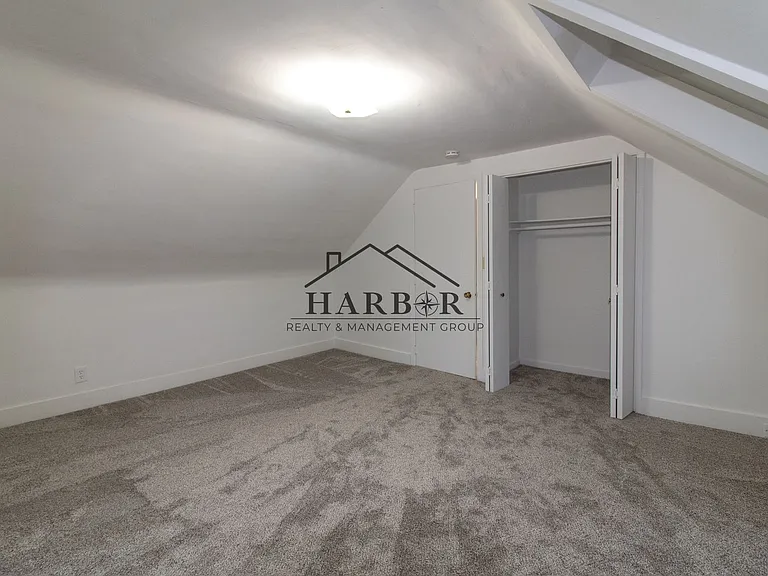 224 9th Ave NW — Photo 4