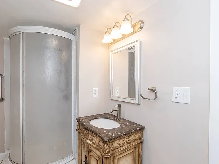 3107 Lucas St — Photo 11
