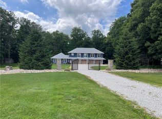 104 Woodland Dr, Marshall, IL