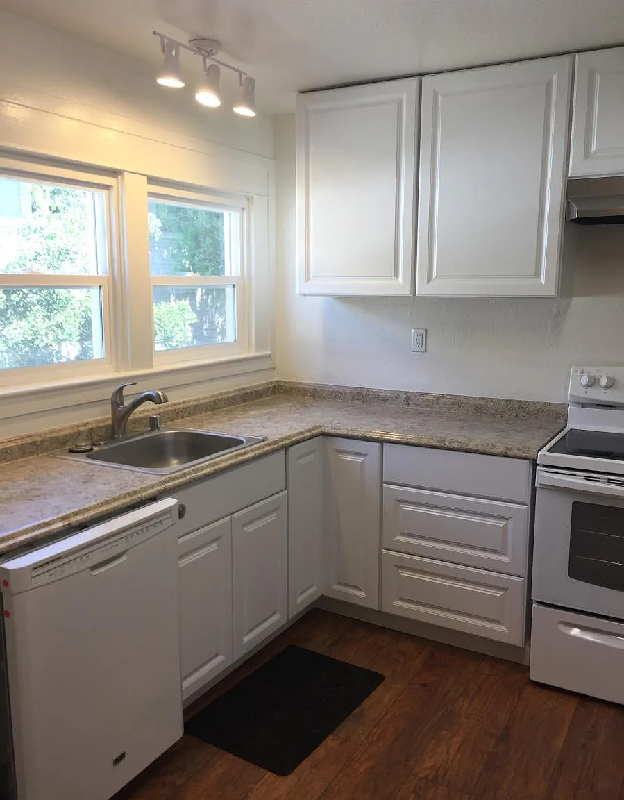 934 F Street — Photo 3