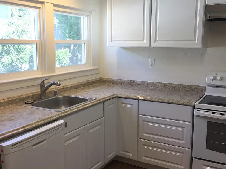 934 F St #B — Photo 2