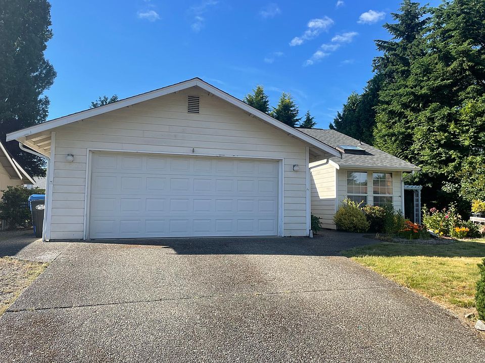 1st image of 5905 W Sarazen St SE