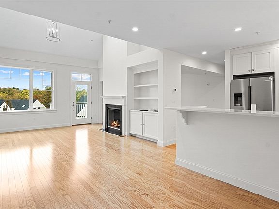 3rd image of 16 Taylor Dr #3003