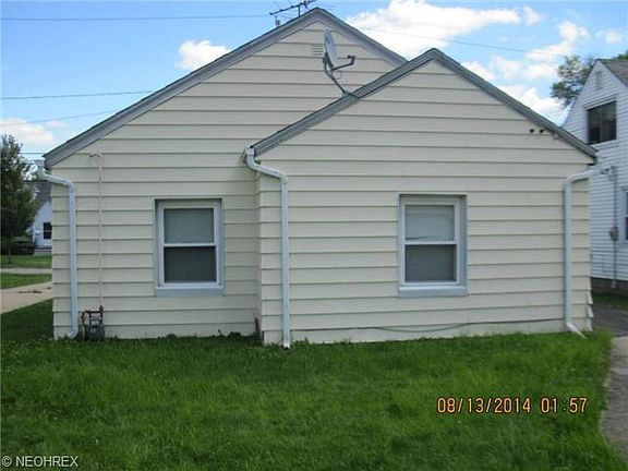 3rd image of 690 High St