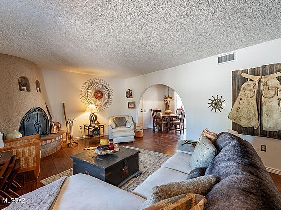 3rd image of 241 W Calle Nogal