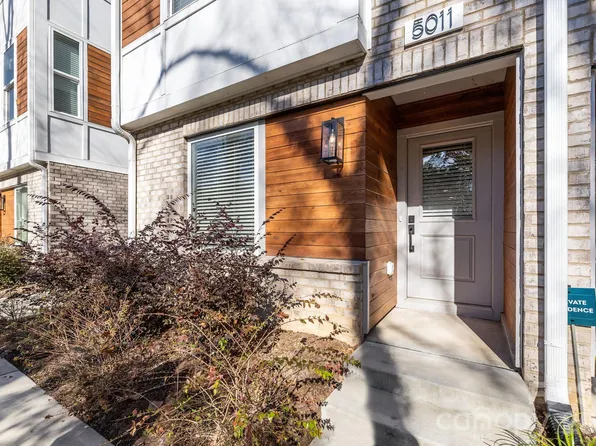 5011 York Park Ln, Charlotte, NC 28217