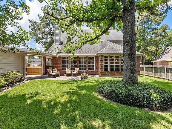4th image of 3718 Clover Creek Dr