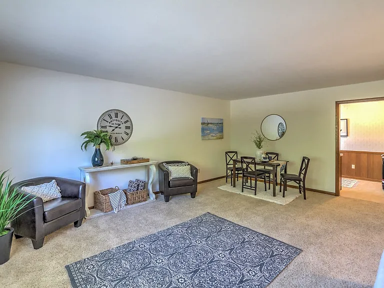 201 Tompkins Dr — Photo 14