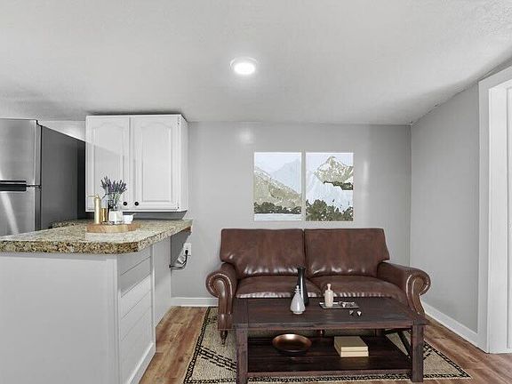 3rd image of 2634 Quincy Ave
