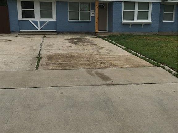 2nd image of 523 E Celeste Dr