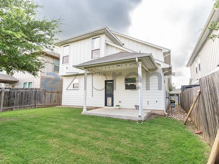 1404 Jenkins Bnd — Photo 18