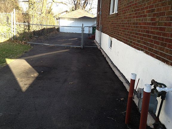 2nd image of 3420 Pine Grove Ave