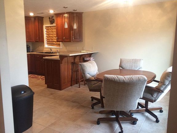 4th image of 410 W Pinewood Ct