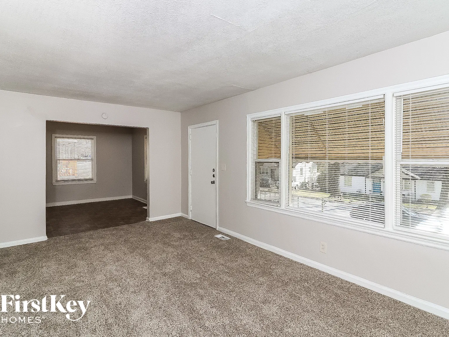 3 bed, 1.0 bath, 1141 sqft, $1,795 — Photo 3