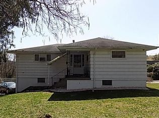 112 W Penn Dr, Vandergrift, PA