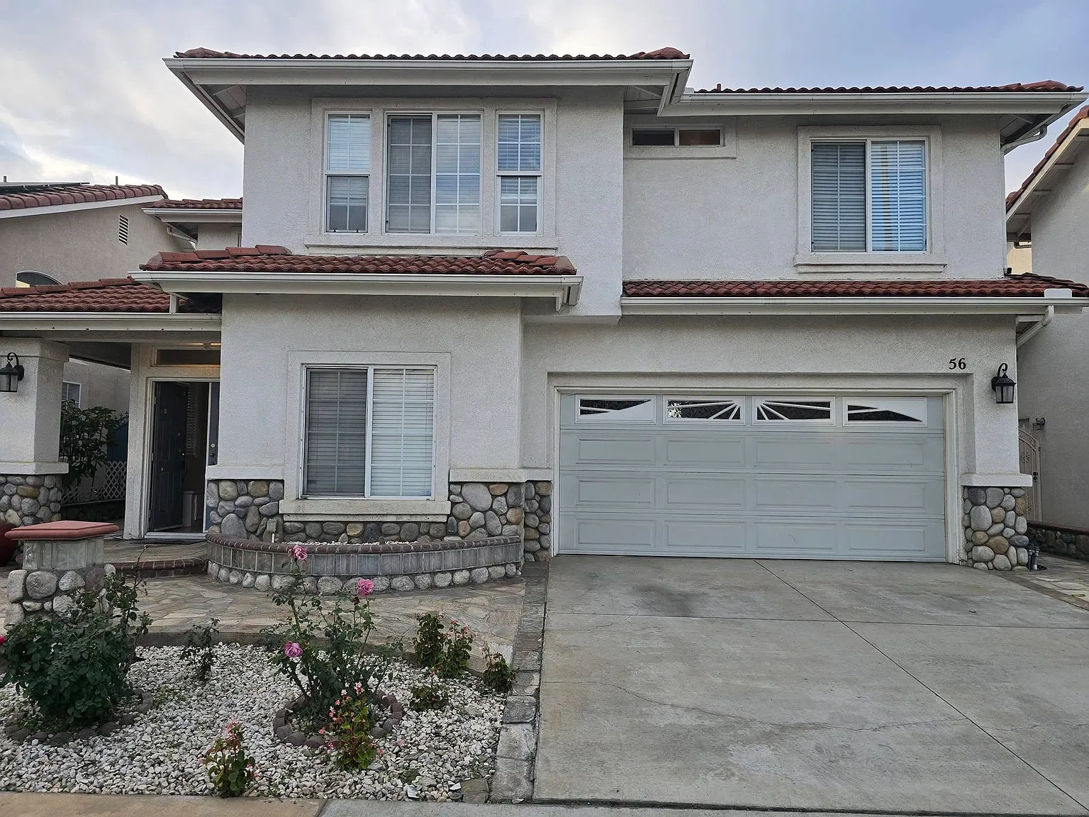 4 bed, 2491 sqft, $4,800 — Photo 2
