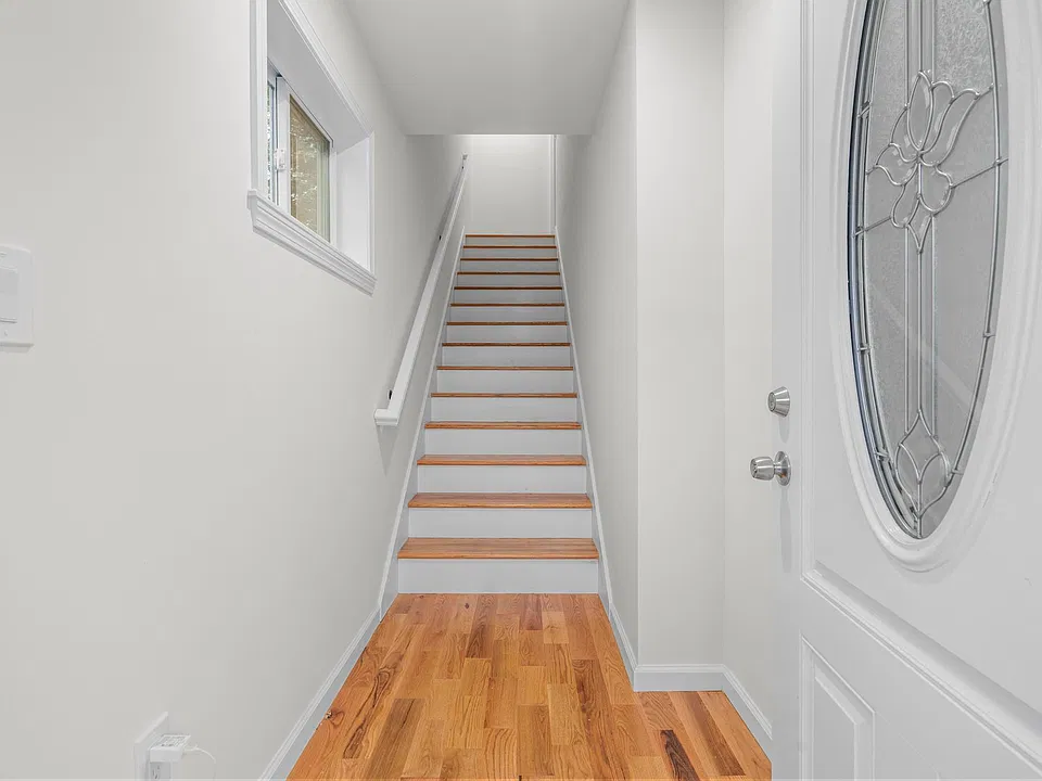 131 Columbia St #2