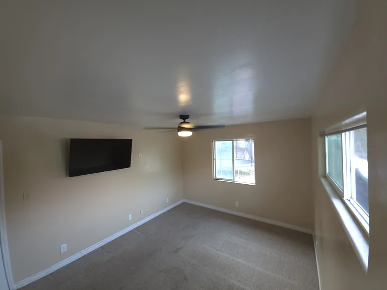 215 Almond St — Photo 9