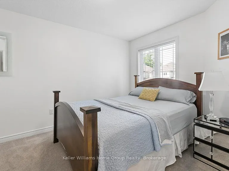 12 Ambrous Cres — Photo 25