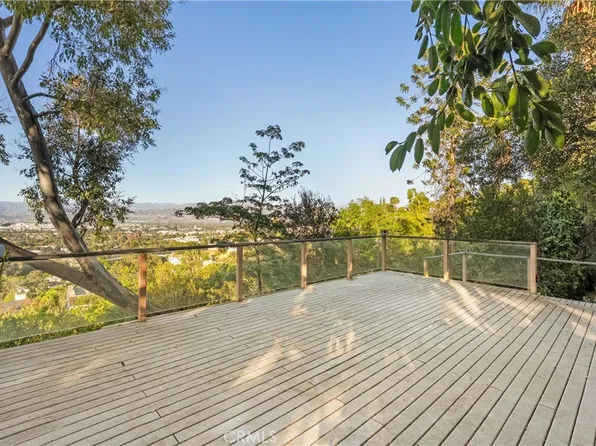 11400 Laurelcrest Dr, Studio City, CA 91604