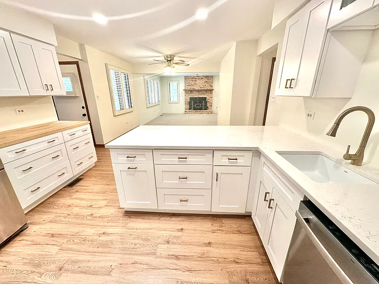 12724 W Tanglewood Cir — Photo 3