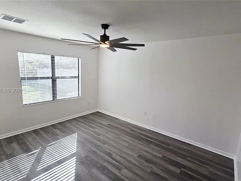 808 Old Country Rd SE — Photo 14