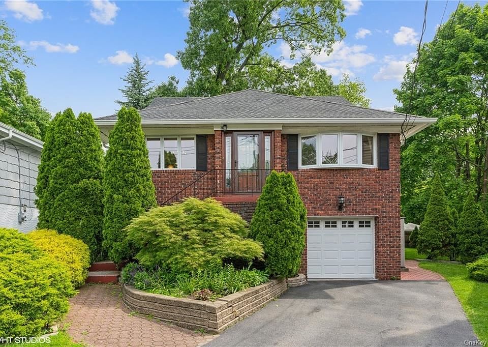 1st image of 8 Garit Ln