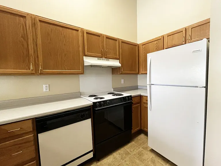 Stonehouse Apartments — Photo 12