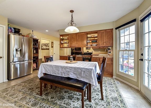 4th image of 313 Queens Pkwy