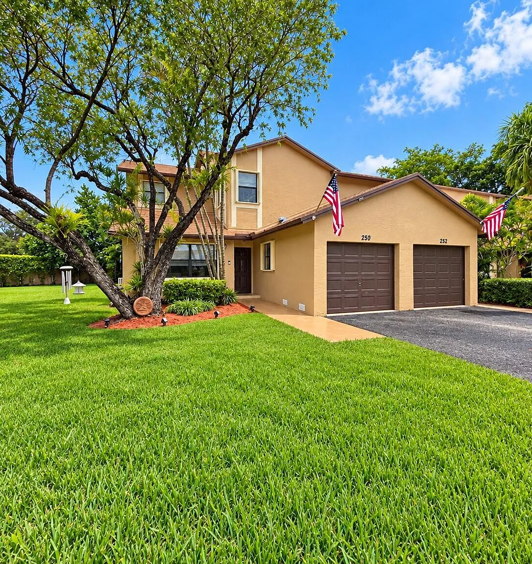 3 bed, 2.5 bath, 1677 sqft, $3,300 — Photo 1